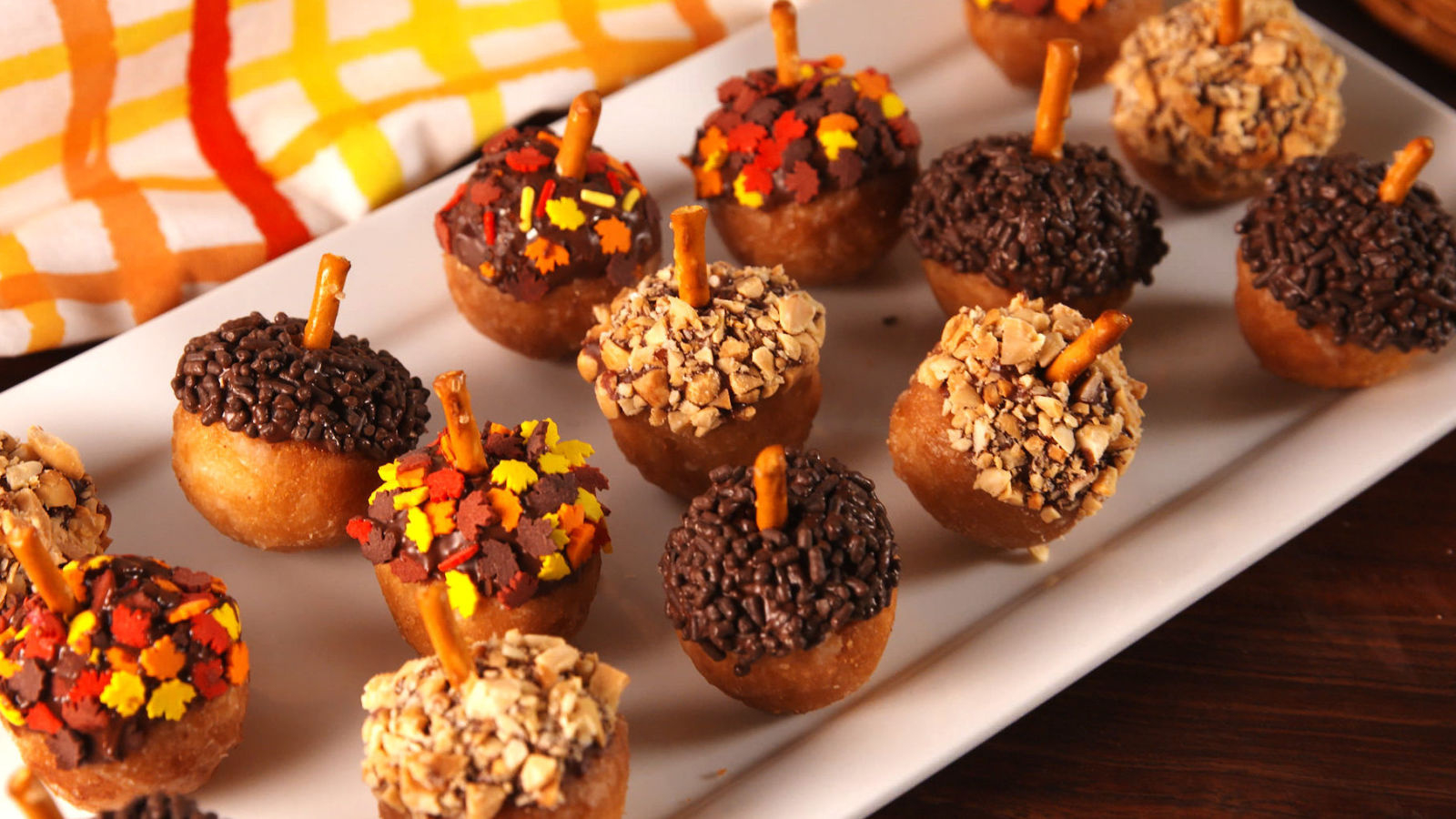 14 Edible Thanksgiving Crafts &amp;amp; Table Decorations —Delish within Edible Thanksgiving Place Cards