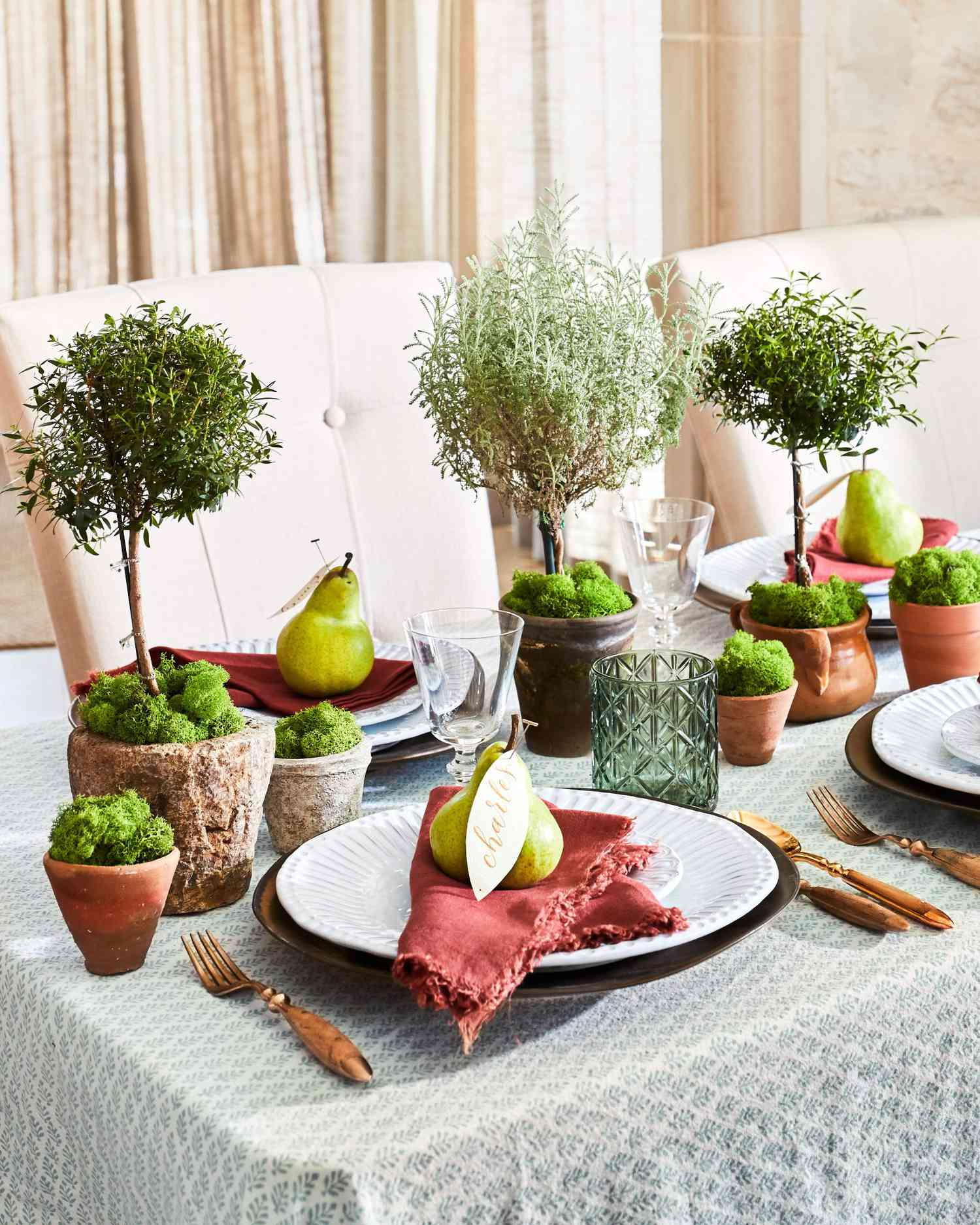 Thanksgiving Place Cards For Every Tablescaping Style within Thanksgiving Day Place Cards Ideas