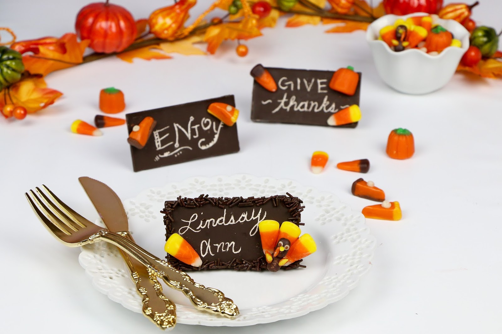 Video} Diy Toothpick Engraved Chocolate Bar Thanksgiving Place intended for Edible Place Cards For Thanksgiving